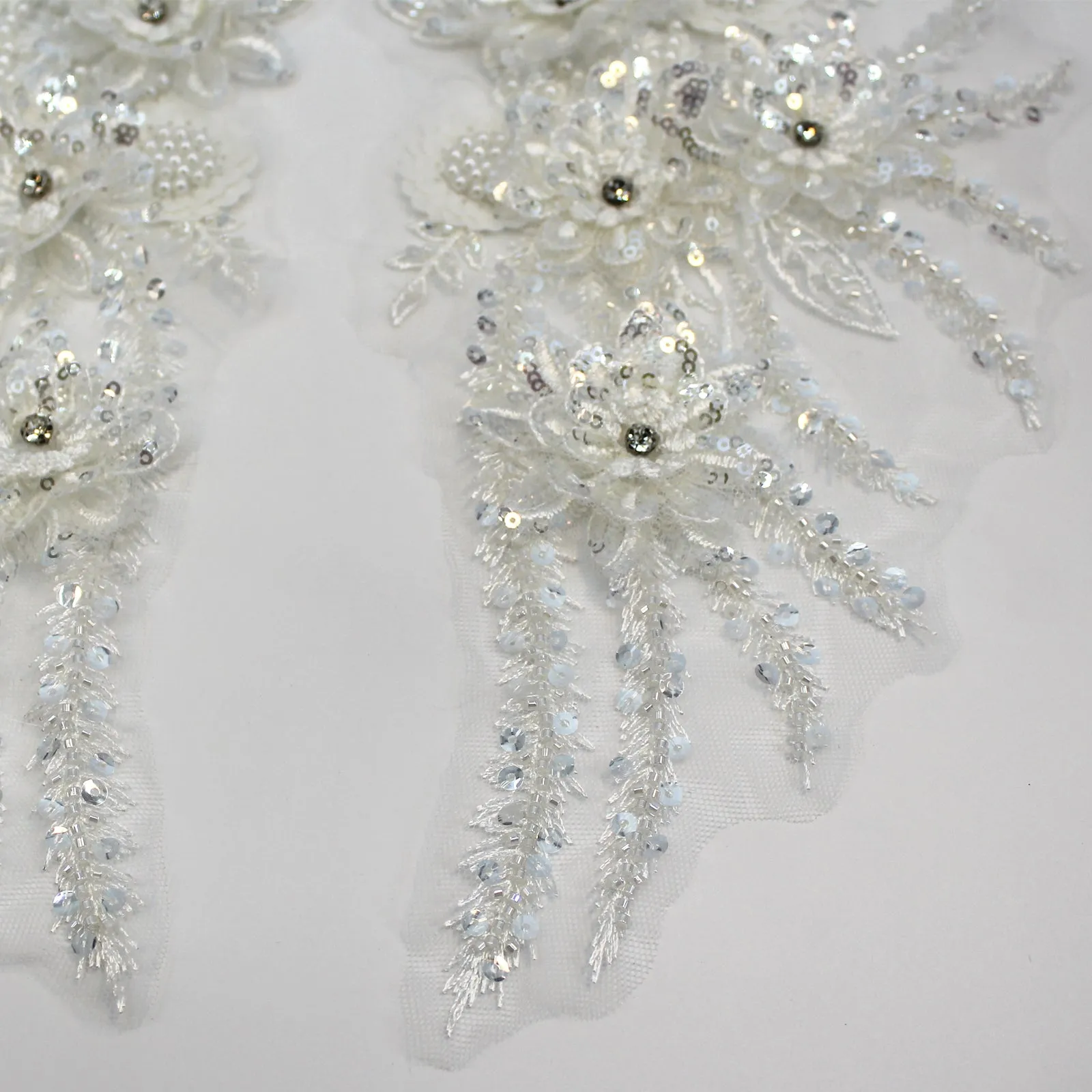 SUNMOVE One Pair 3D RhineStone Beaded Embroidery Sequin Lace Applique Mirror Sew On Flower Fabric Collar Patch Motif Wedding Gown Dress BridalDIY Crafts